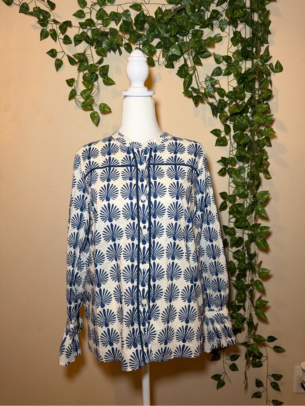 Blue and White Printed Long-Sleeve Split-Neck Blouse - Picture 3 of 12